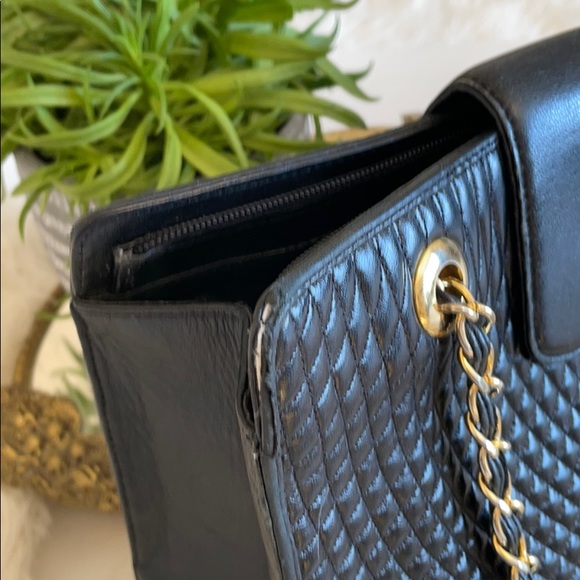 Guy Laroche quilted black leather bag with gold - Picture 12 of 16